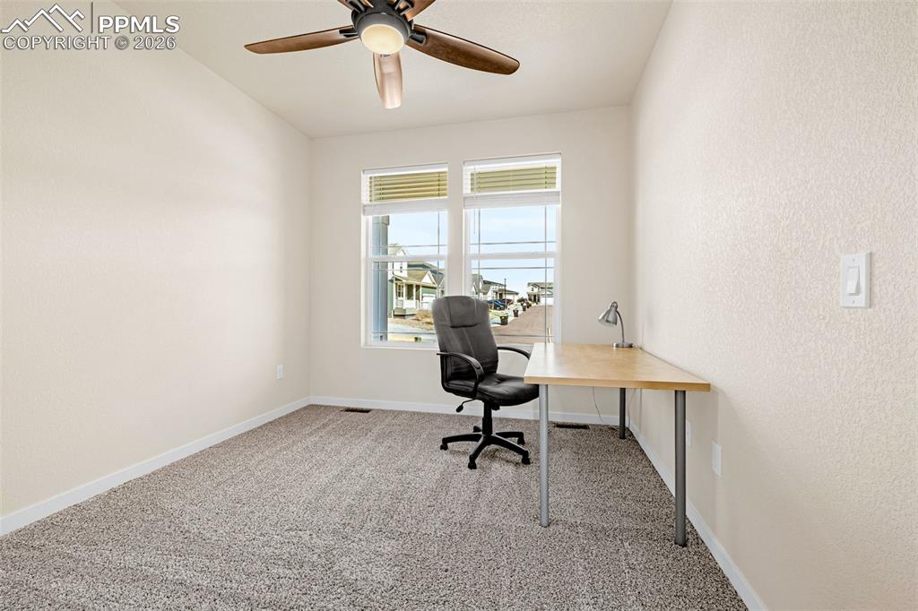 Image 4 of 50: Office