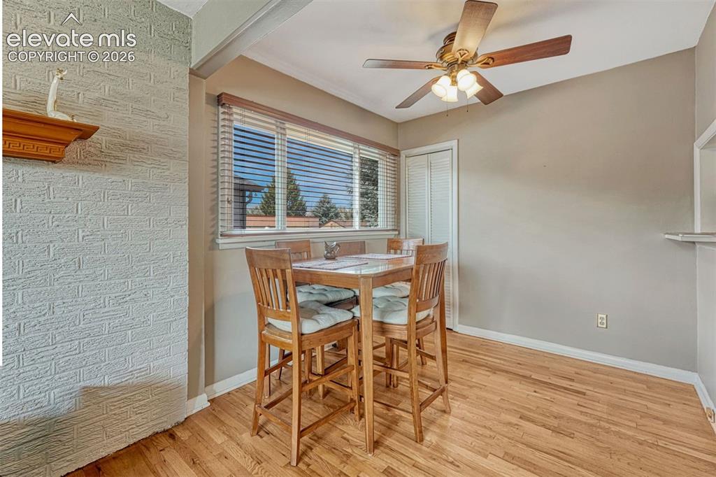 Image 6 of 33: Dining Area