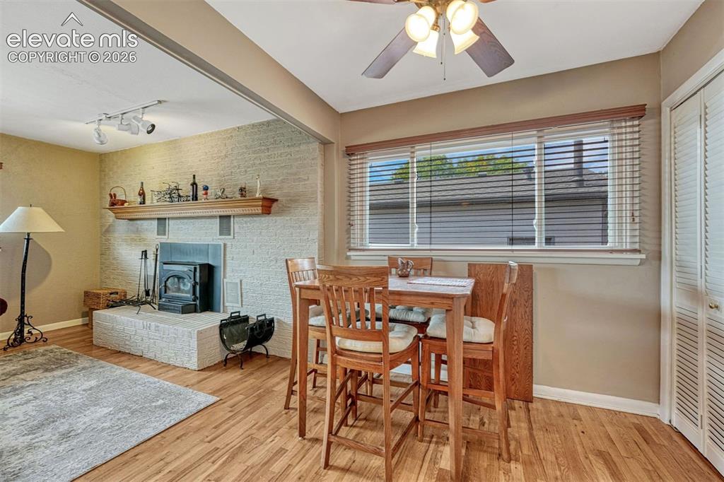 Image 8 of 33: Dining Area