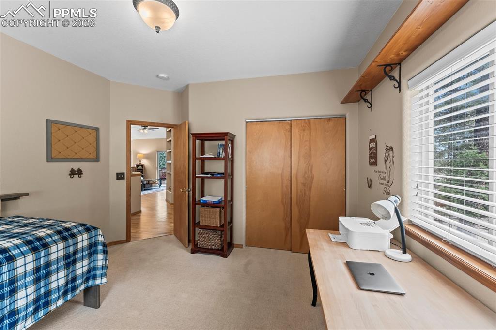 Image 19 of 50: Bedroom