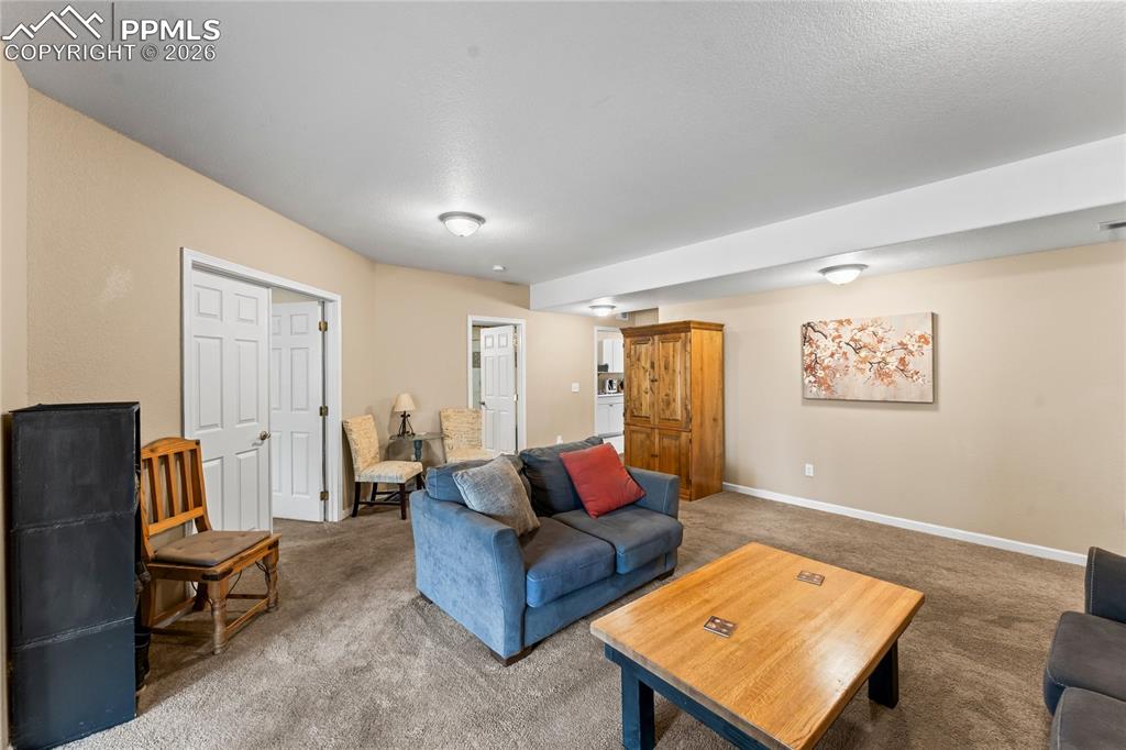 Image 26 of 50: Living Room