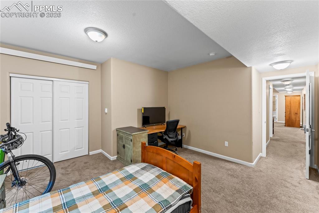 Image 38 of 50: Bedroom