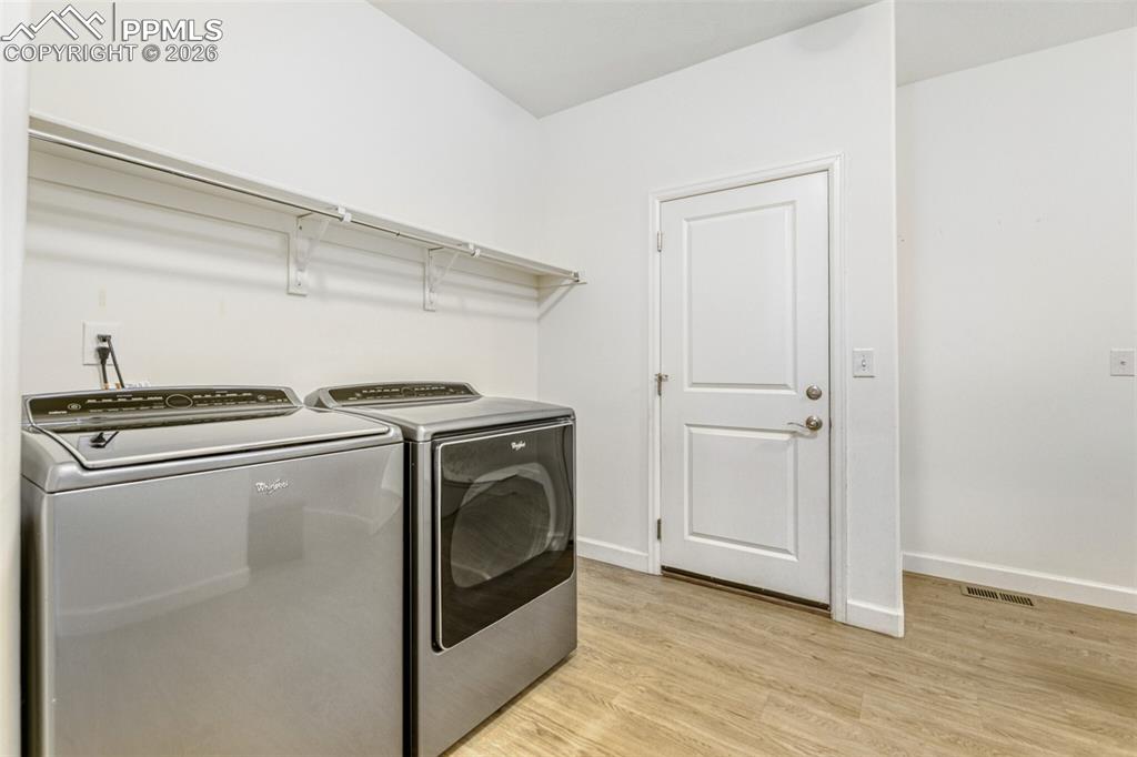 Image 27 of 49: laundry room / mudroom