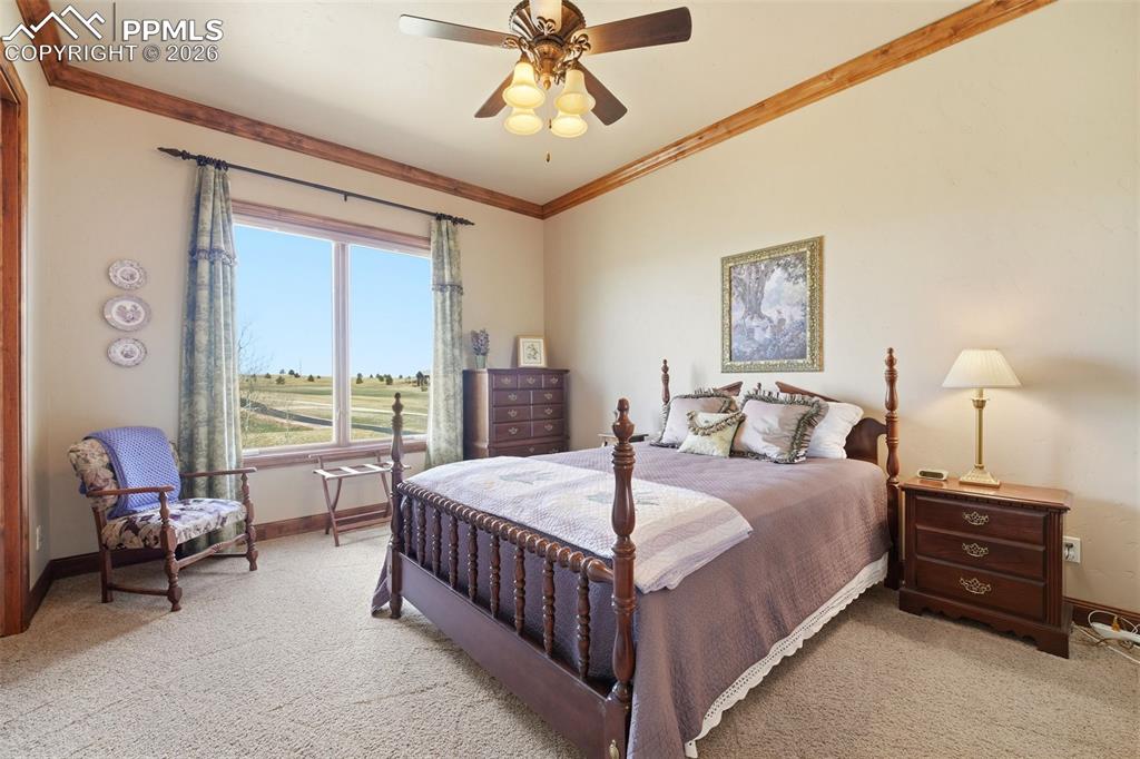 Image 29 of 50: Bedroom