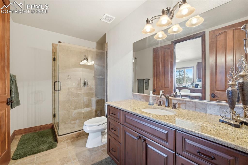 Image 42 of 50: Bathroom