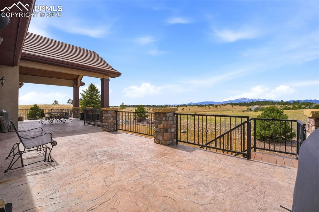 Image 44 of 50: Patio