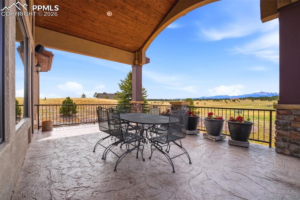 Image 45 of 50: Patio