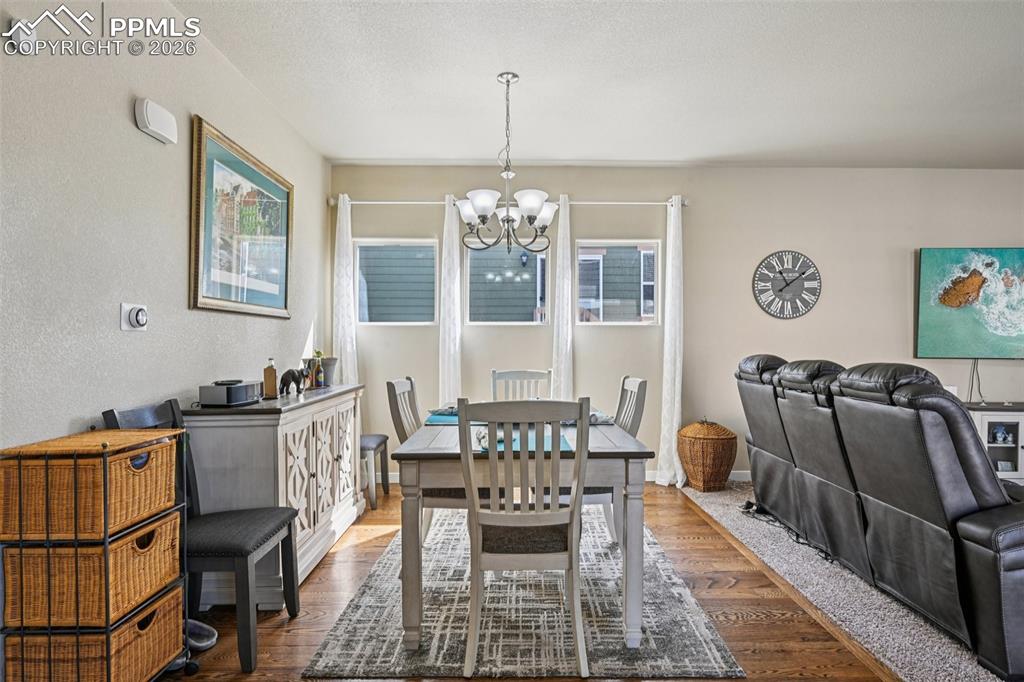 Image 11 of 47: Dining Area