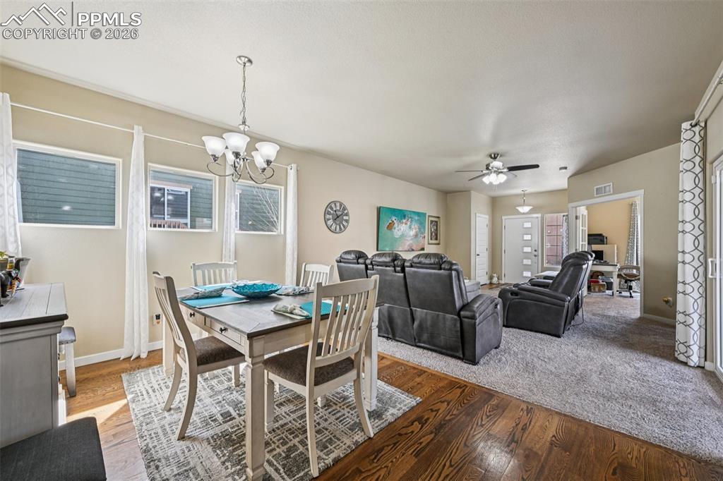 Image 12 of 47: Dining Area