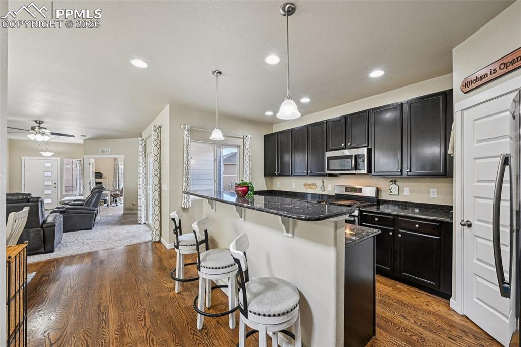 Image 18 of 47: Kitchen