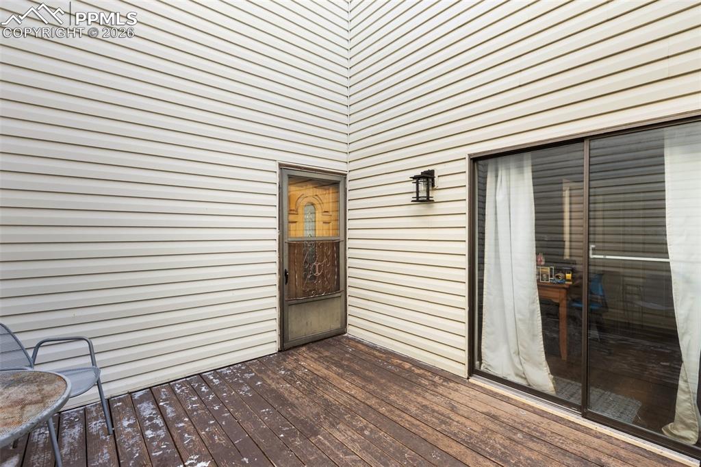 Image 24 of 41: Deck