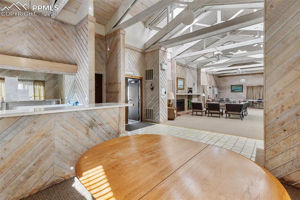 Image 30 of 41: Dining Area