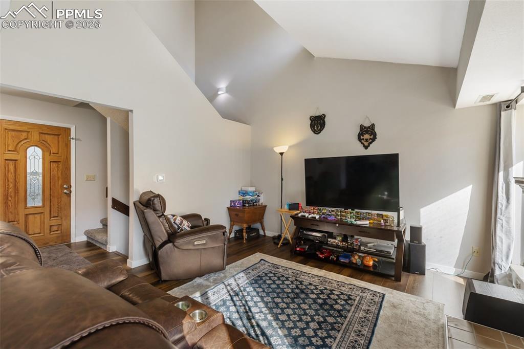 Image 4 of 41: Living Room