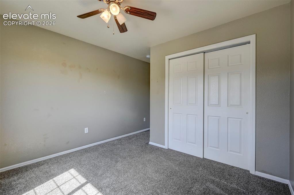 Image 19 of 30: Bedroom