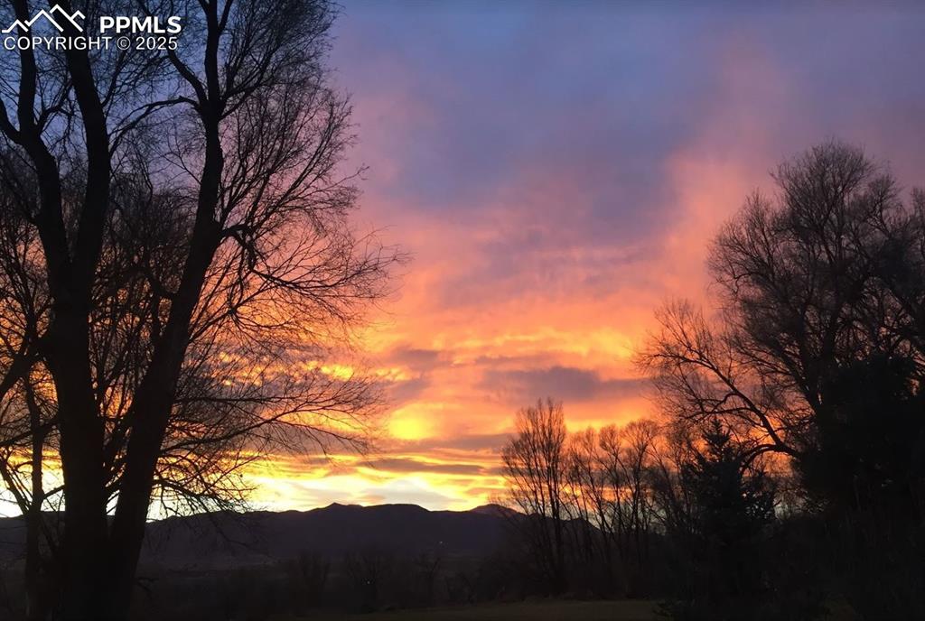 Image 3 of 50: Beautiful sunsets all year
