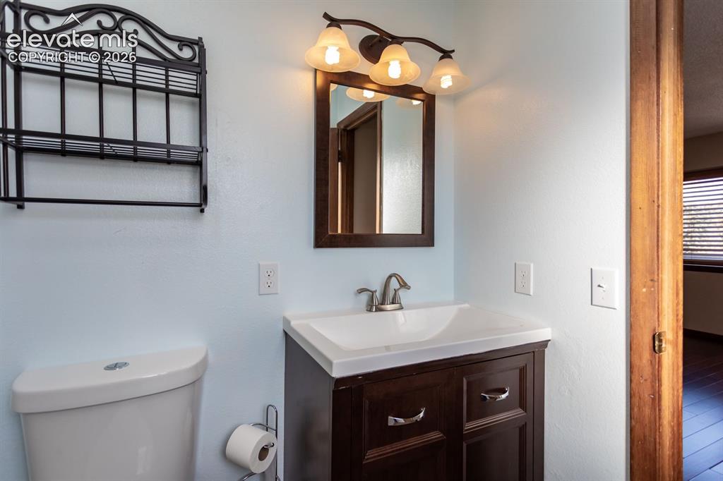 Image 17 of 35: Bathroom