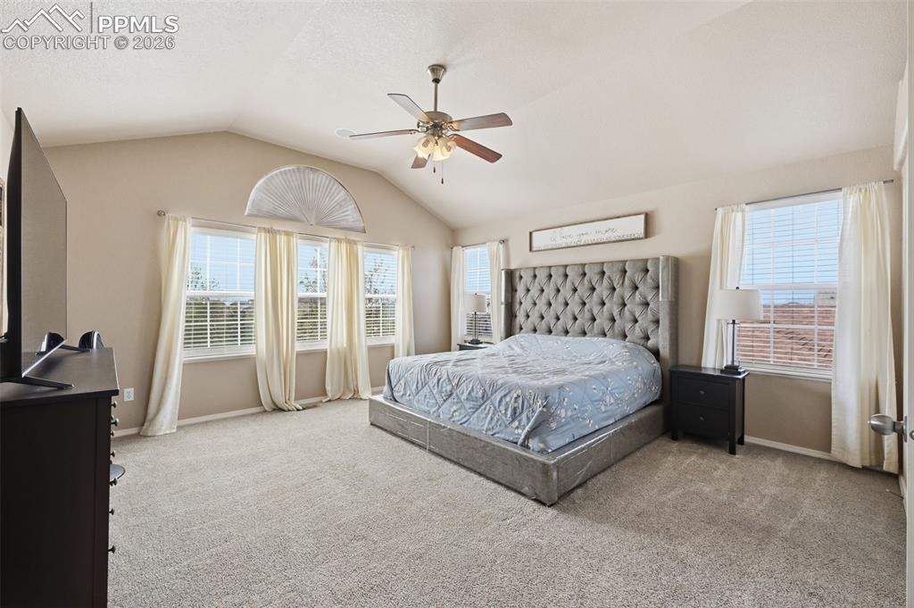 Image 18 of 35: Bedroom