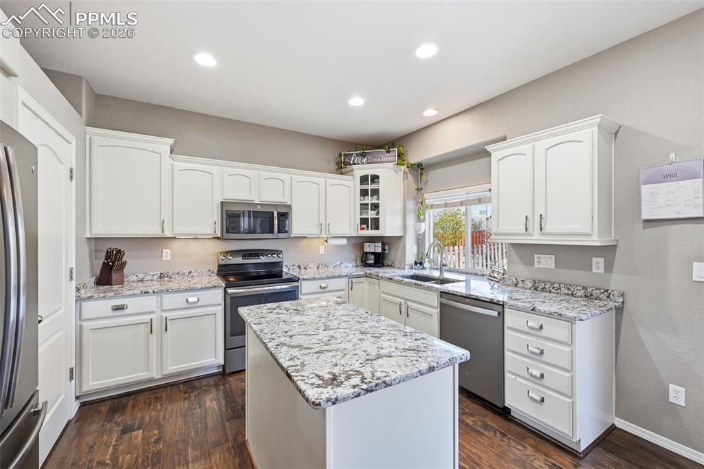 Image 5 of 35: Kitchen