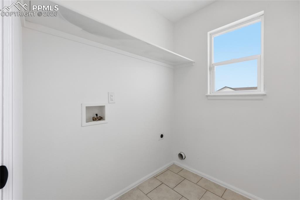 Image 13 of 30: Laundry