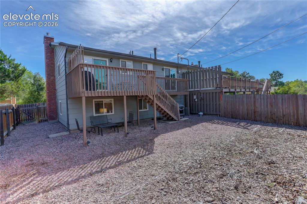 Image 16 of 32: - fully fenced backyard