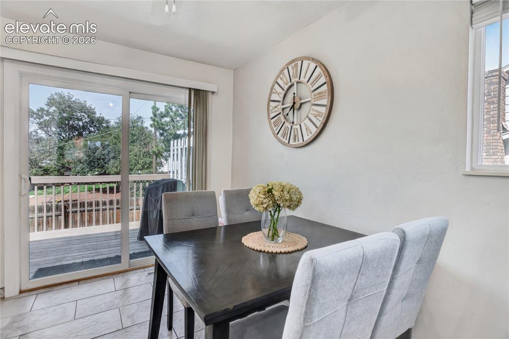 Image 5 of 32:  - walk-out dining area