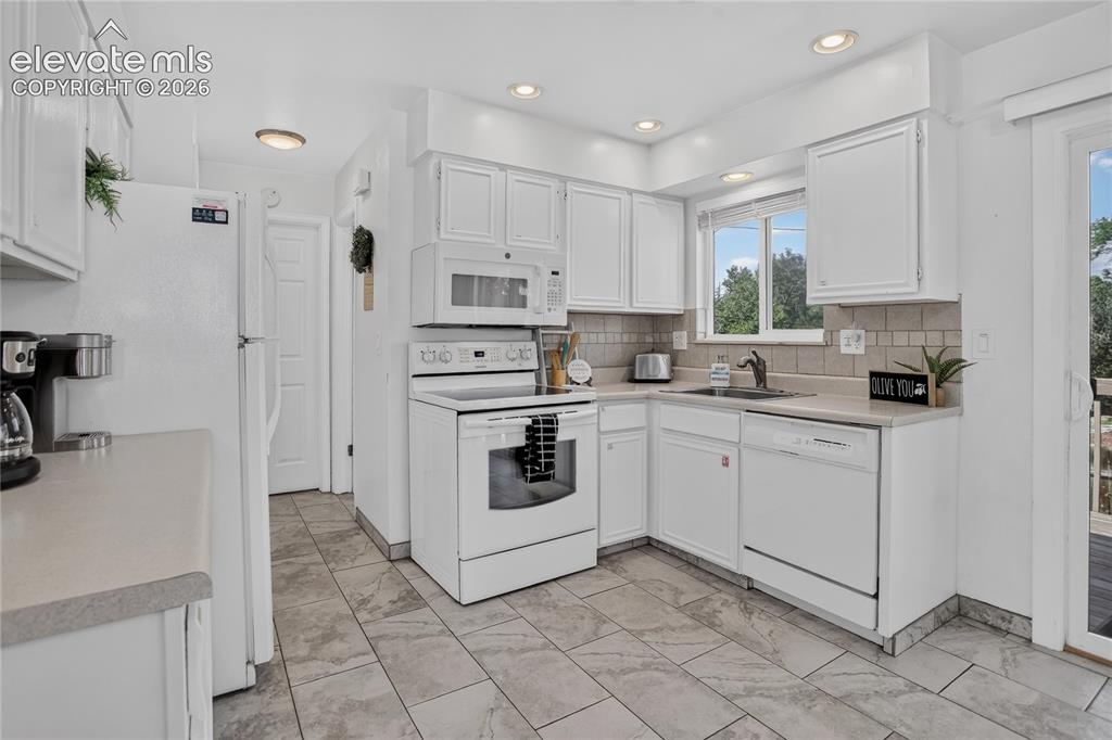 Image 8 of 32:  - kitchen
