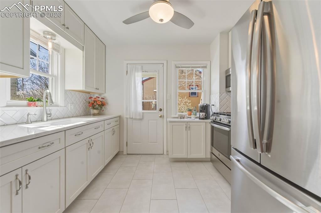 Image 4 of 50: Tile Floor