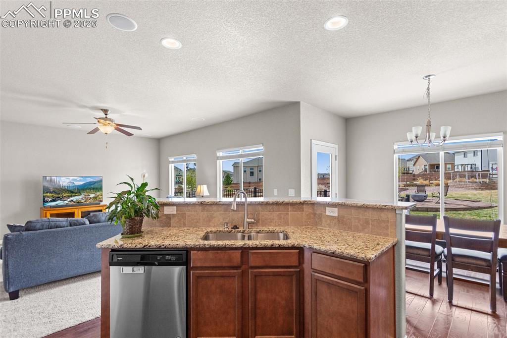 Image 6 of 21: Kitchen