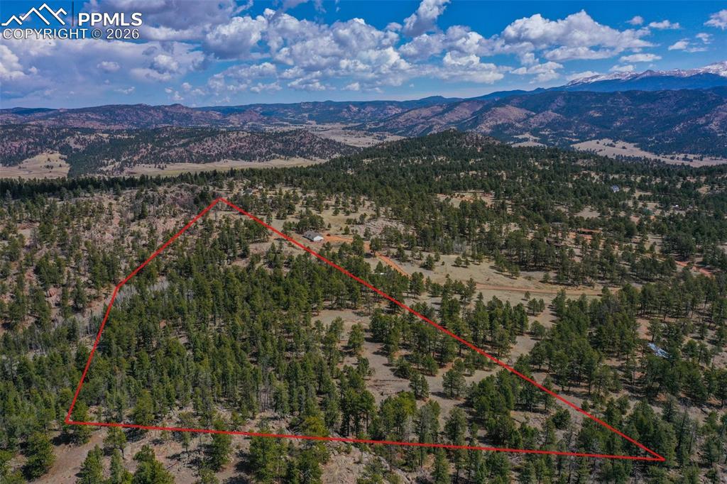 Image 16 of 40: "Property Lines are Approximate and not a survey"