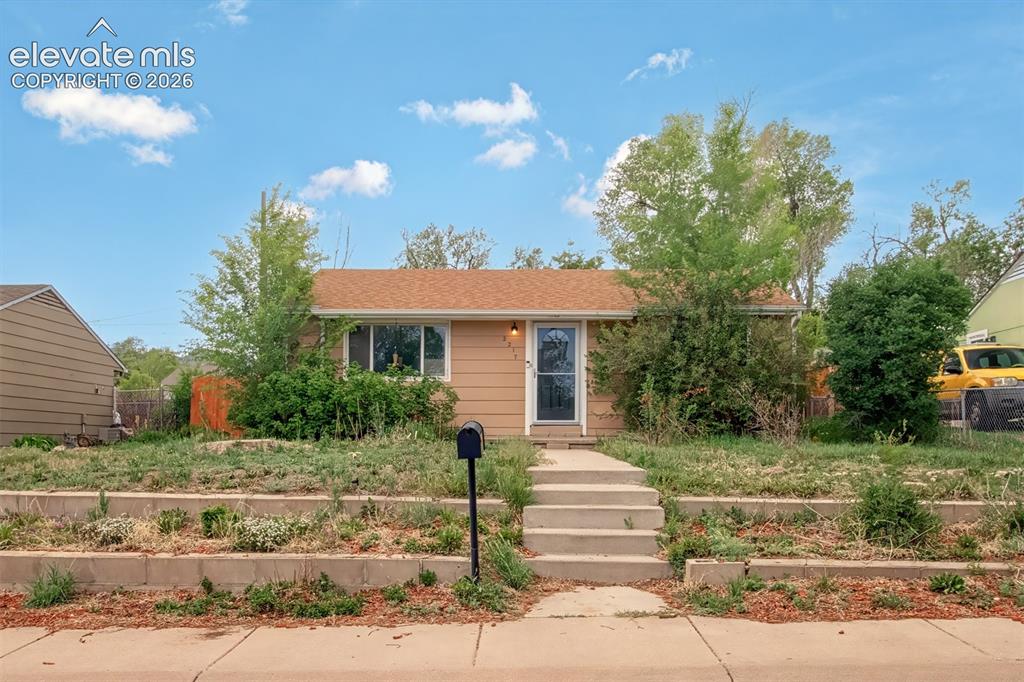Image 1 of 19: Front of home