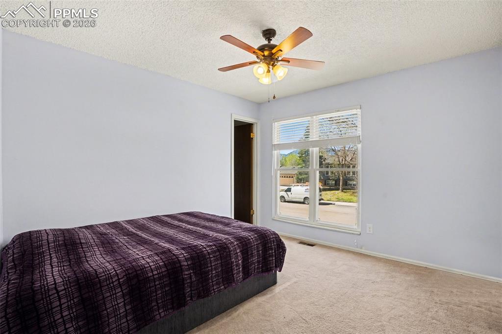 Image 13 of 27: Bedroom