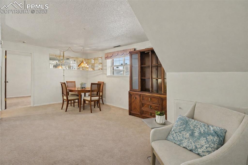 Image 17 of 27: Sitting Room