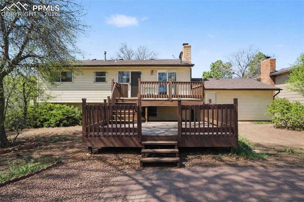 Image 23 of 27: Back of Structure