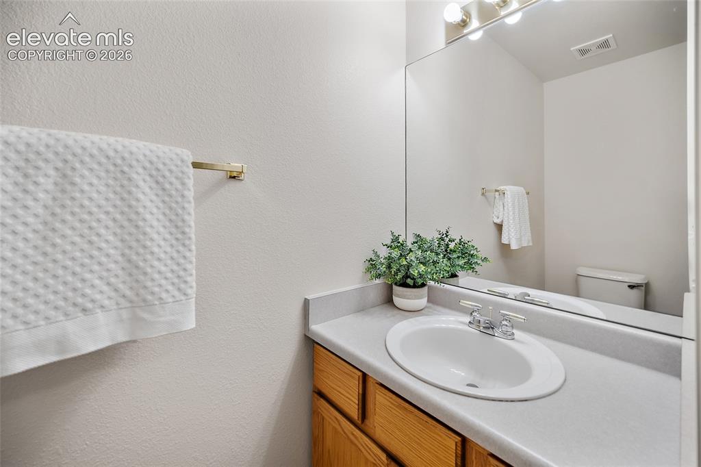 Image 6 of 25: Bathroom