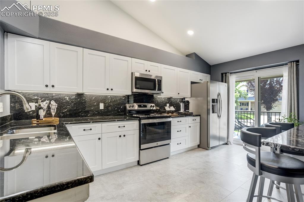 Image 13 of 43: Stainless Steel appliances included