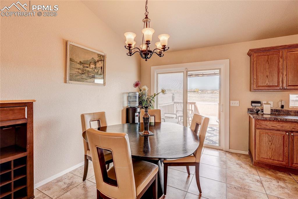 Image 35 of 48: Dining Area