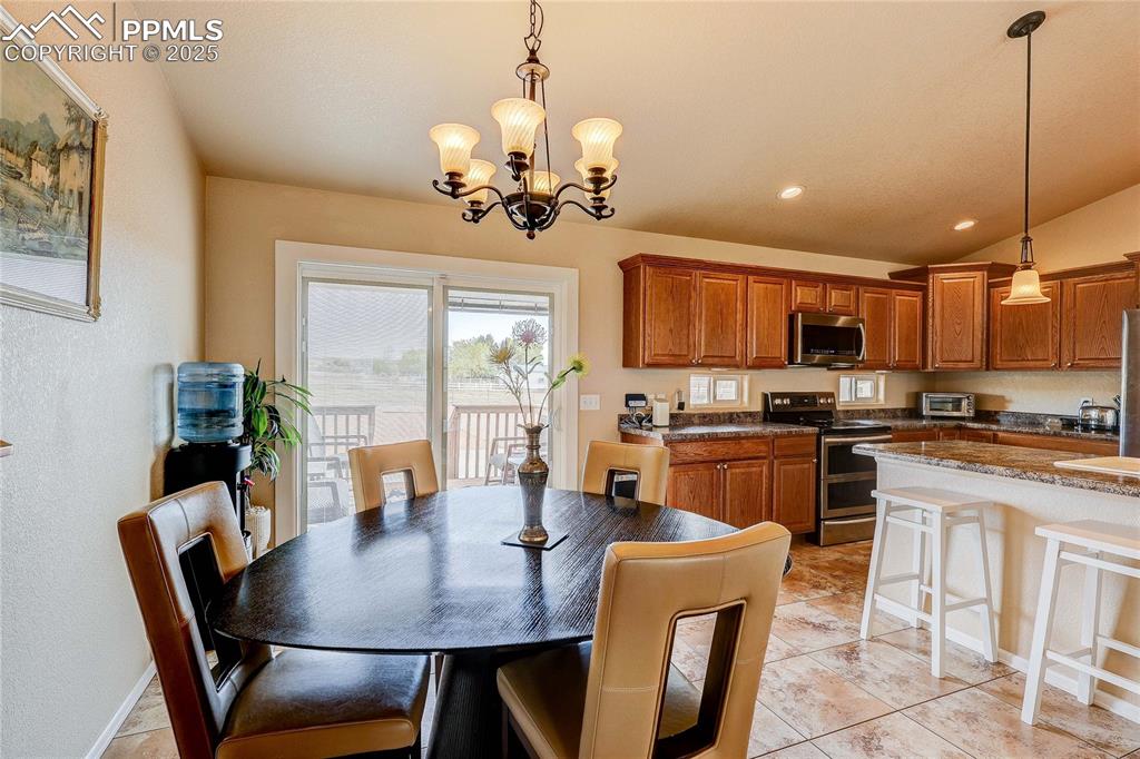 Image 36 of 48: Dining Area