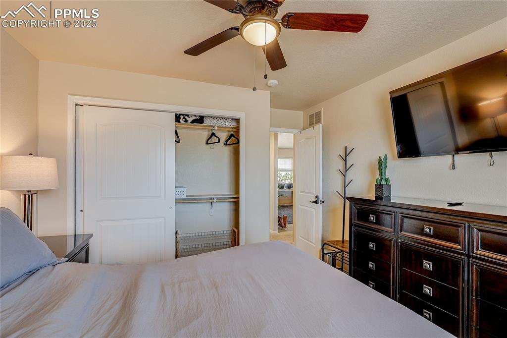 Image 37 of 48: Bedroom