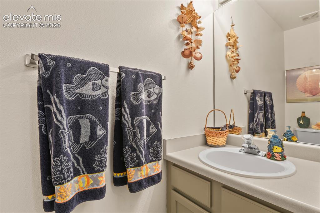 Image 13 of 25: Bathroom