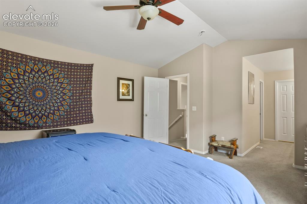 Image 16 of 25: Bedroom