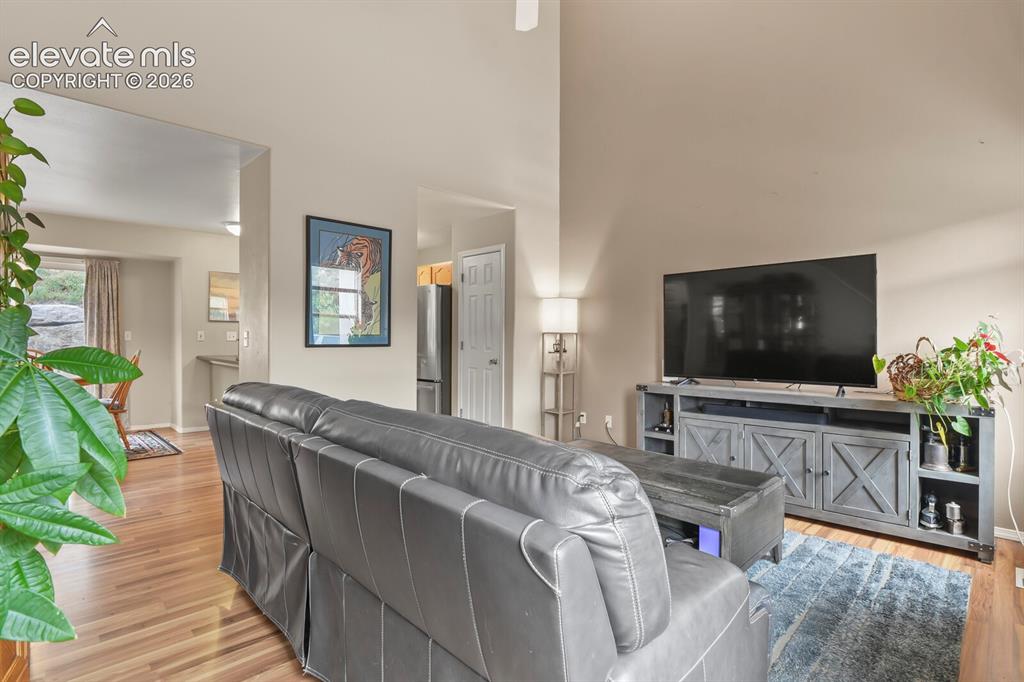 Image 5 of 25: Living Room