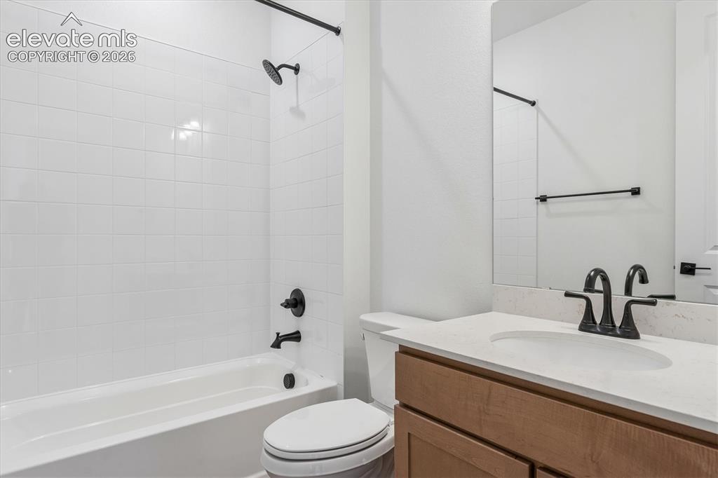 Image 3 of 24: Bathroom