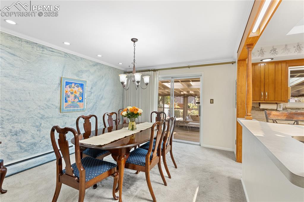 Image 11 of 44: Dining Area