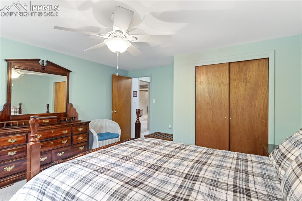 Image 33 of 44: Bedroom