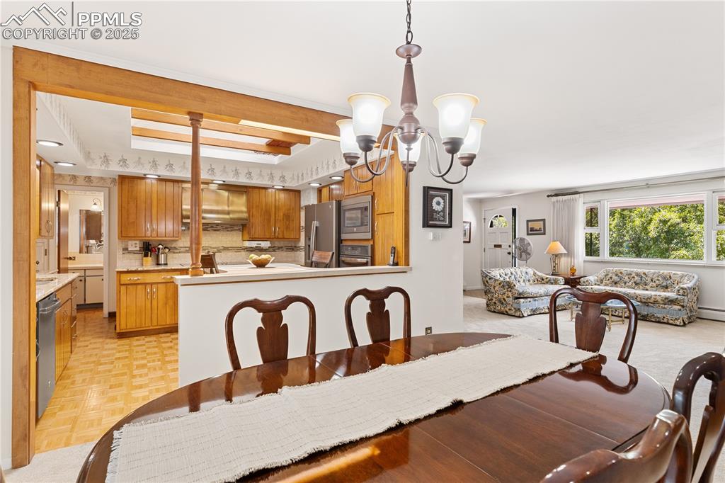 Image 9 of 44: Dining Area