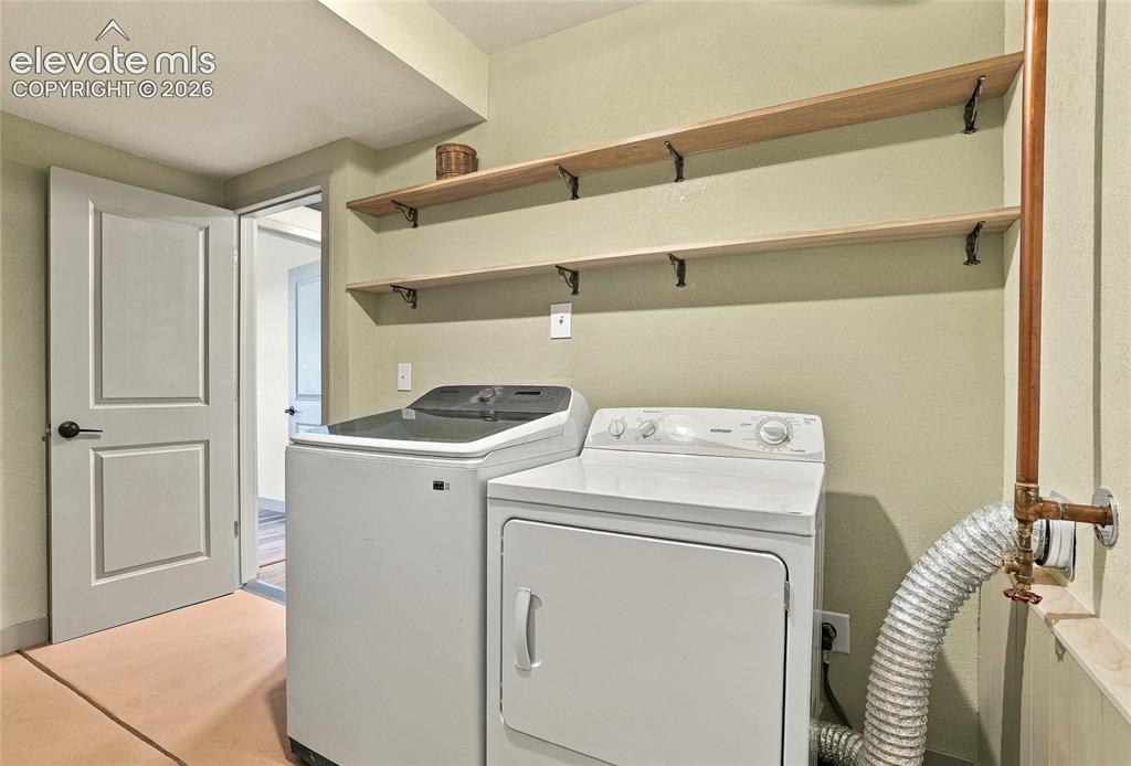 Image 19 of 30: Laundry