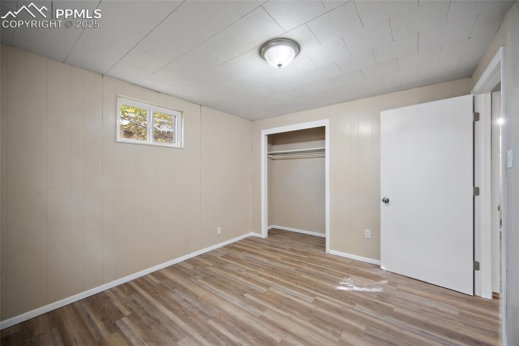 Image 20 of 29: Bedroom