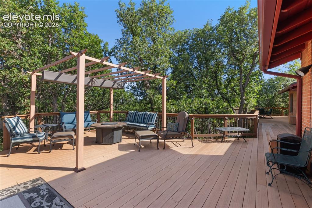 Image 41 of 47: Pergola with removable cover