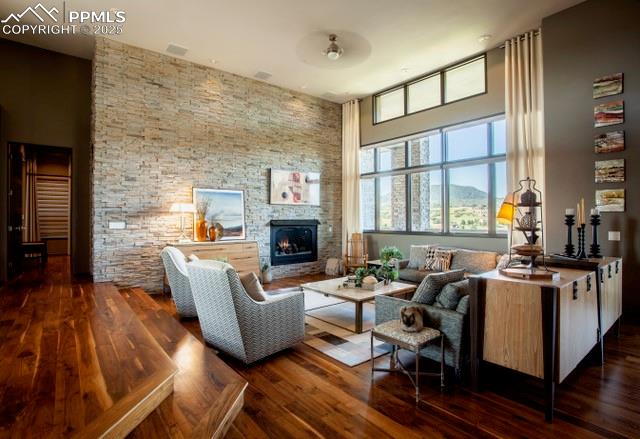 Image 10 of 48: Great for entertaining!