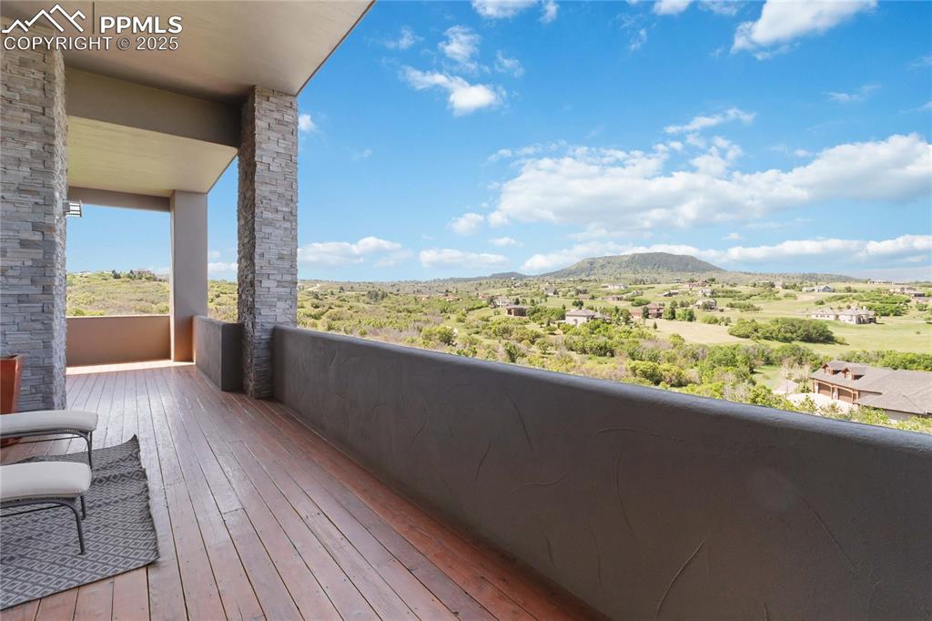 Image 47 of 48: Deck